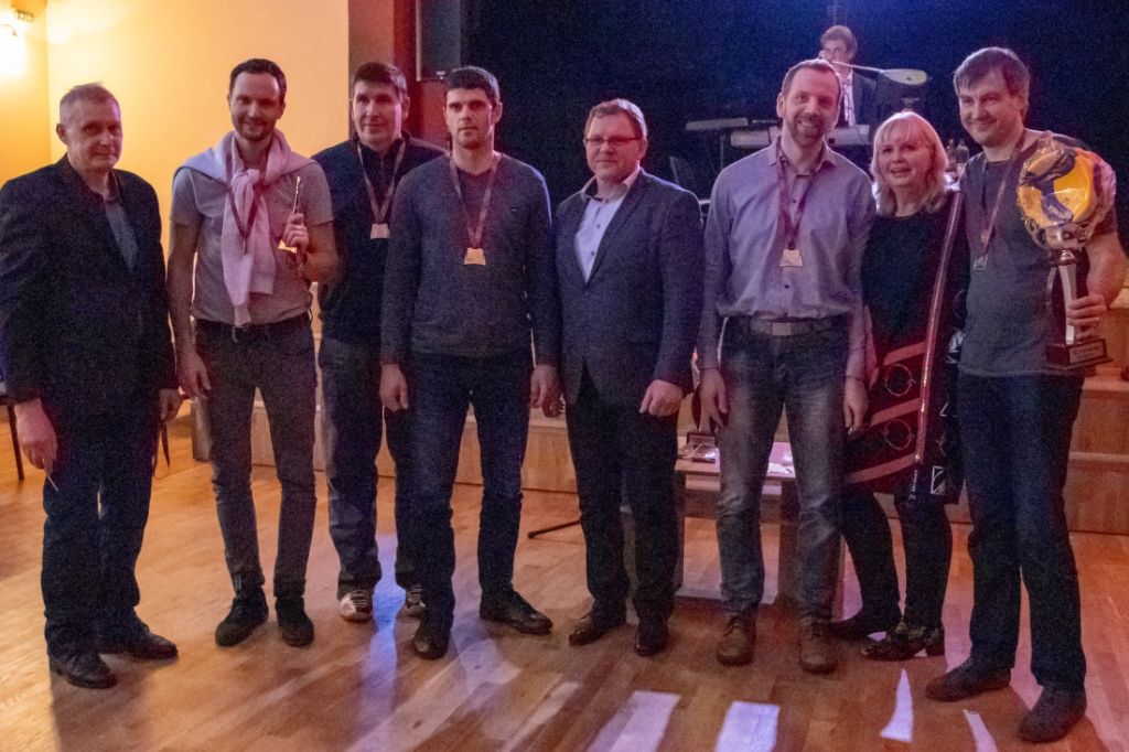 Uzvarētāji. Sēlijas kausa izcīņas balvas ieguvēji 40+ grupā — Burtnieku komanda.
Autors: no Imanta Silava albuma