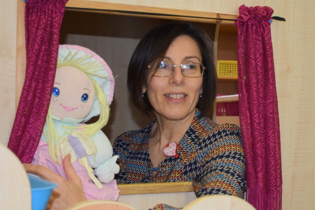 Spēlējās, līdz aizspēlējās. Arī kā bērnudārza metodiķe Evita bieži aizvieto kādu darbā neesošu skolotāju, un tādās dienās grupiņā ir liela jautrība.