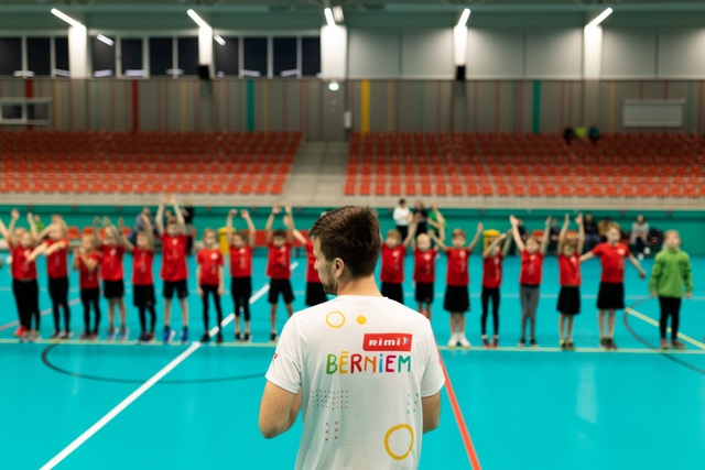 Autors: publicitātes