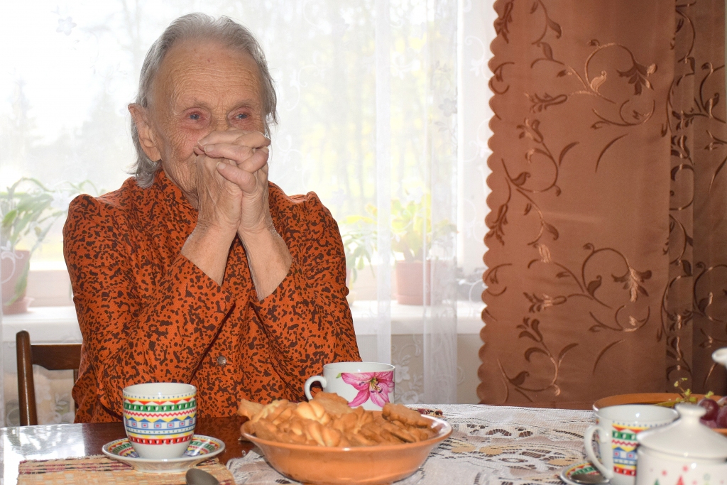 Kavējoties atmiņās. Rutas kundze no Jaunjelgavas vakar atzīmēja 90. dzimšanas dienu.
Autors: Imants Kaziļuns