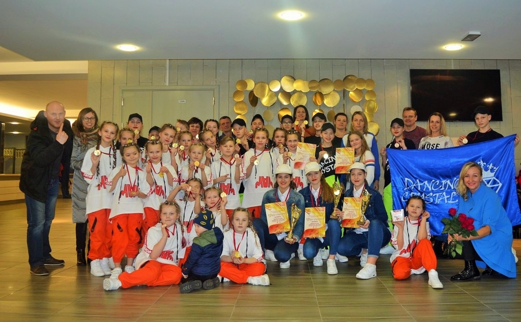 Turpina kaldināt uzvaras.
Autors: no “DANCING CRYSTAL”