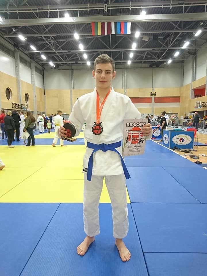 Prieks un lepnums. Daudzsološais džudists Ņikita Kuzņecovs sacensībās Siguldā.