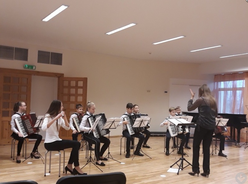 SKAISTS SKANĒJUMS akordeona orķestrim.
Autors: no Kokneses Mūzikas skolas