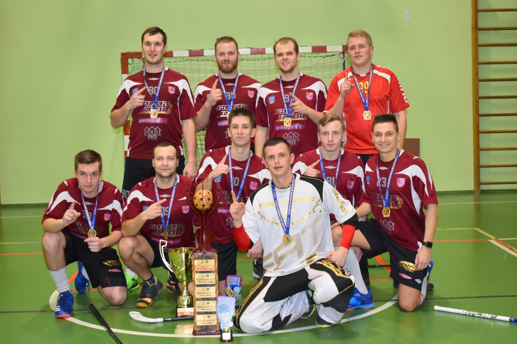 Turnīra uzvarētāji. Vienība “Koknese” trešo gadu pēc kārtas “Silarožu” turnīra čempionātā izcīnīja uzvaru.