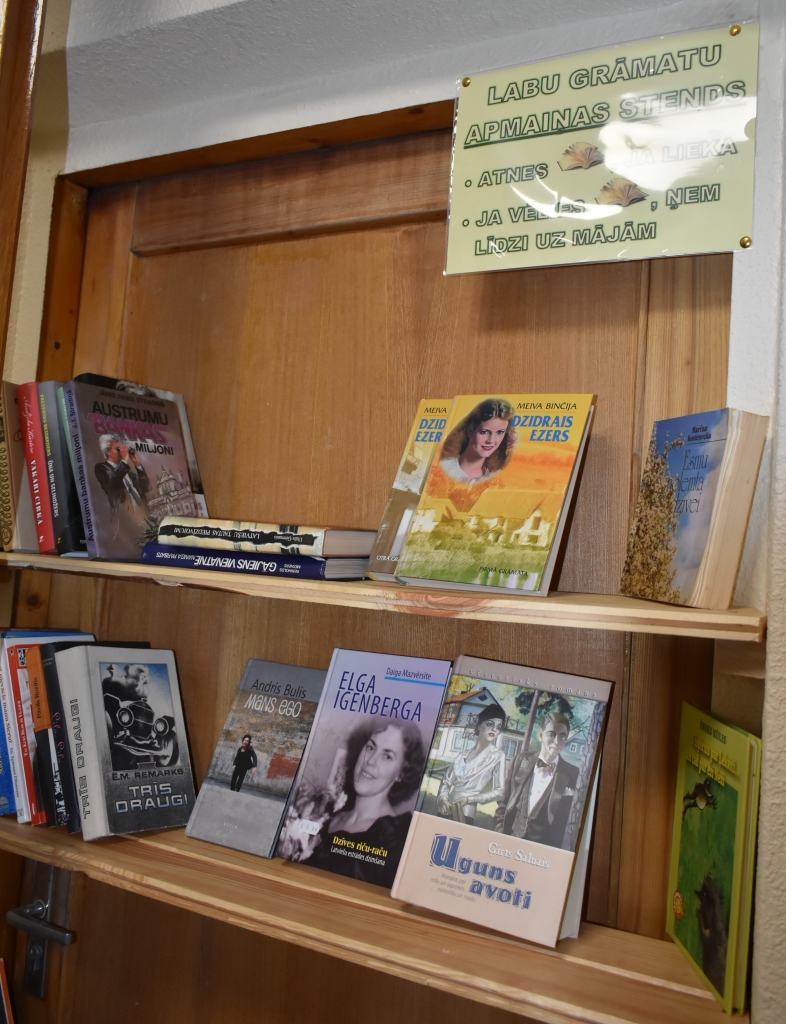 Izveido grāmatu apmaiņas plauktu.
Autors: Agita Grīnvalde-Iruka