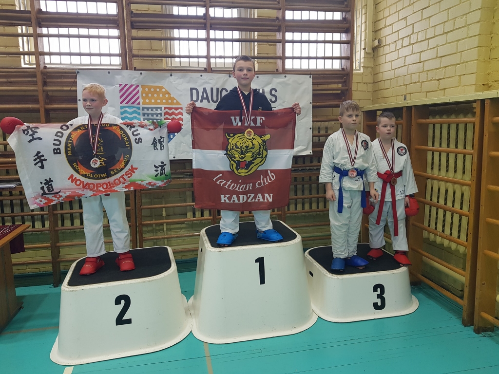 Uzvara karatē sacensībās. Karatē kluba “Kadzan” audzēknis Artūrs Maksimovs sacensībās Daugavpilī izcīnīja 1. vietu.
Autors: no kluba “Kadzan”