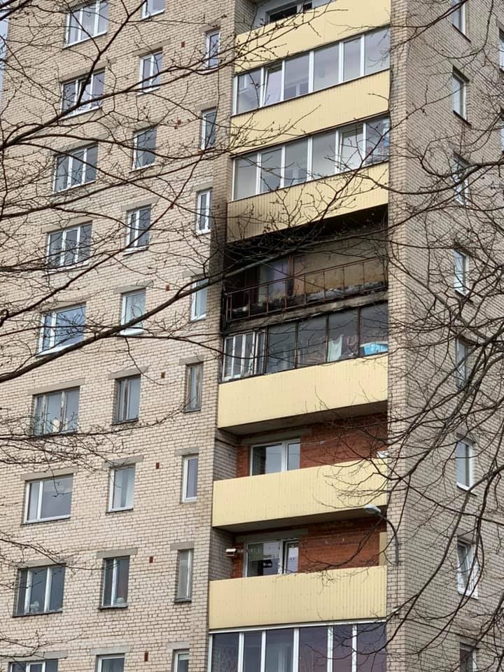 Aizkrauklē, Draudzības krastmalā,  naktī uz balkona dega sadzīves mantas.
Autors: Facebook, Tilheni