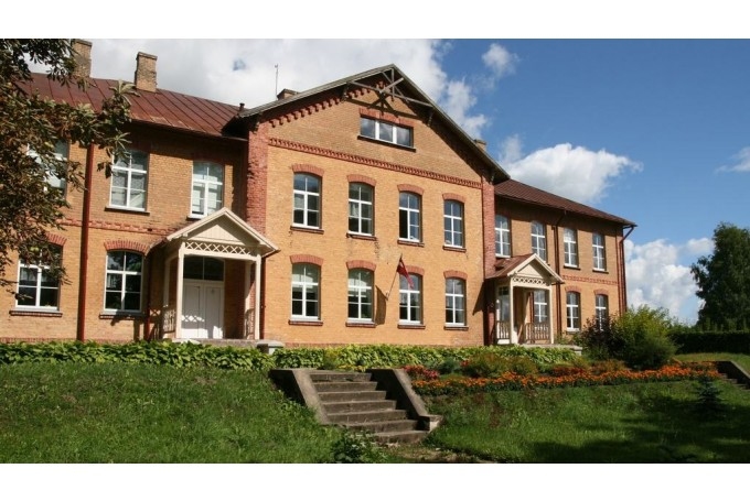 Tomēr slēgs. Ņemot vērā, ka Izglītības un zinātnes ministrija nesaskaņoja Sunākstes pamatskolas reorganizāciju, to apvienojot ar Daudzeses pamatskolu, Jaunjelgavas novada dome lēma par skolas likvidēšanu ar šī gada 1. septembri.
Autors: no “Staburaga” arhīva