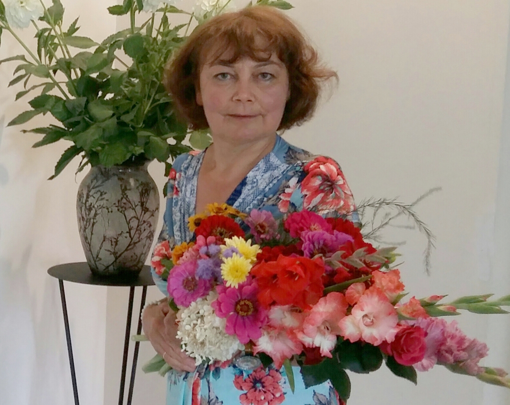 Gaviļniece. Ķiršu ziedēšanas laikā Antra Bleija svin dzimšanas dienu.
Autors: no ģimenes albuma