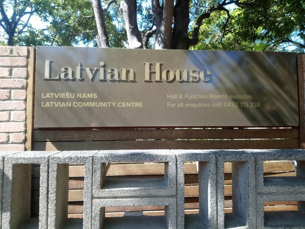MELBURNAS LATVIEŠU NAMA izkārtne.
Autors: no ceļotāju albuma