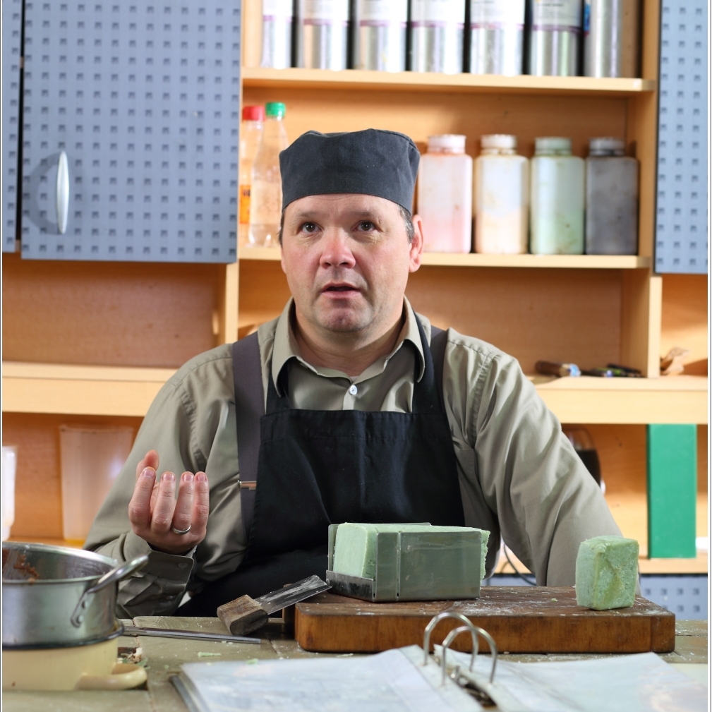 ZIEPNIEKS Andris Romanovskis Jaunjelgavā atkal vāra ziepes.