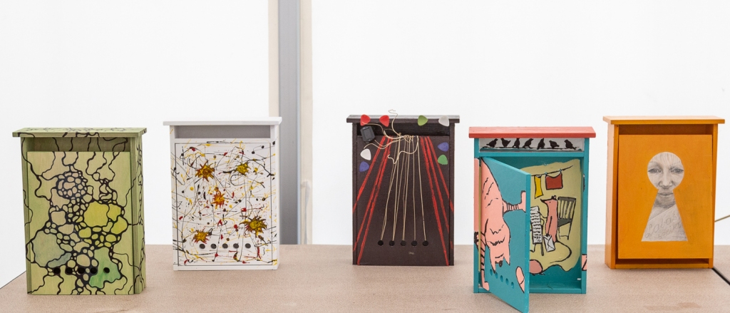 Pastkastīšu apgleznošanas akcijas rīkotāji cer, ka ar plašu pastkastīšu galeriju Latvijas laukos un pilsētās šajā rudenī varēs sagaidīt Latvijas senākā mūzikas un mākslas festivāla “BILDES”  35 gadu jubileju
Autors: Ineses Greizānes foto