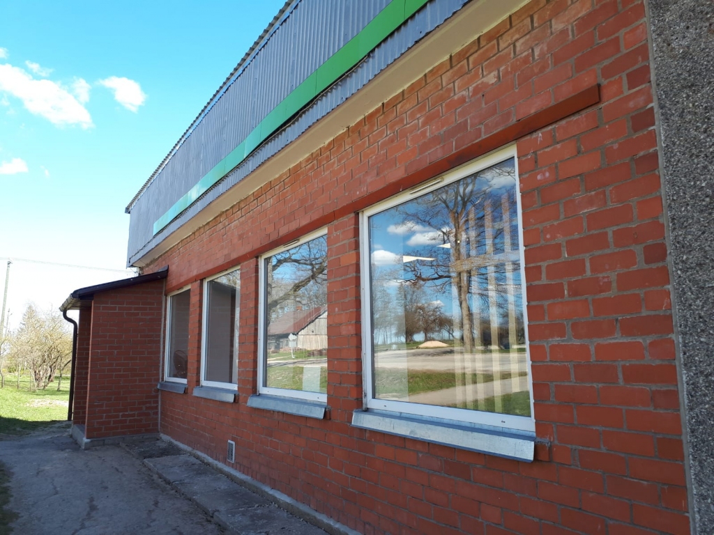 JAUNS VEIKALS. Lai gan izkārtnes vēl nav, veikalu jau iecienījuši ne tikai vietējie, bet arī kaimiņpagastu iedzīvotāji.
Autors: Lība Zukule