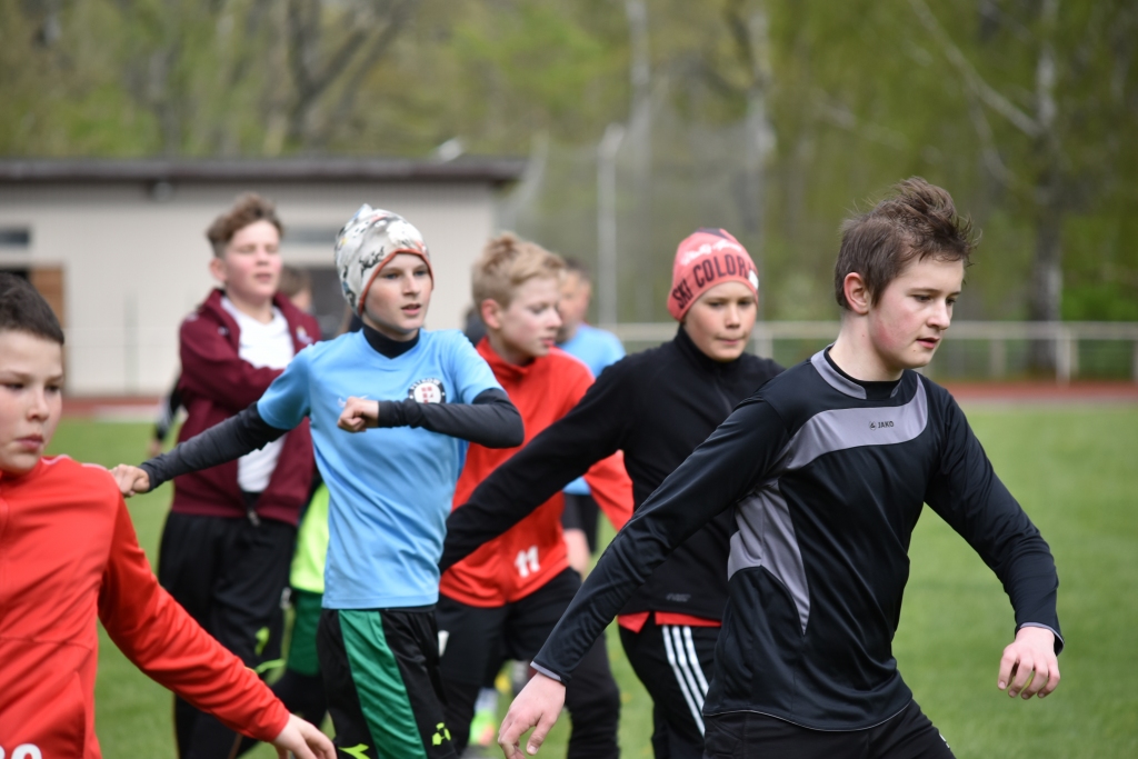 Treniņi notiks tikai ārā, svaigā gaisā, jāģēr­bjas attiecīgi laikapstākļiem.