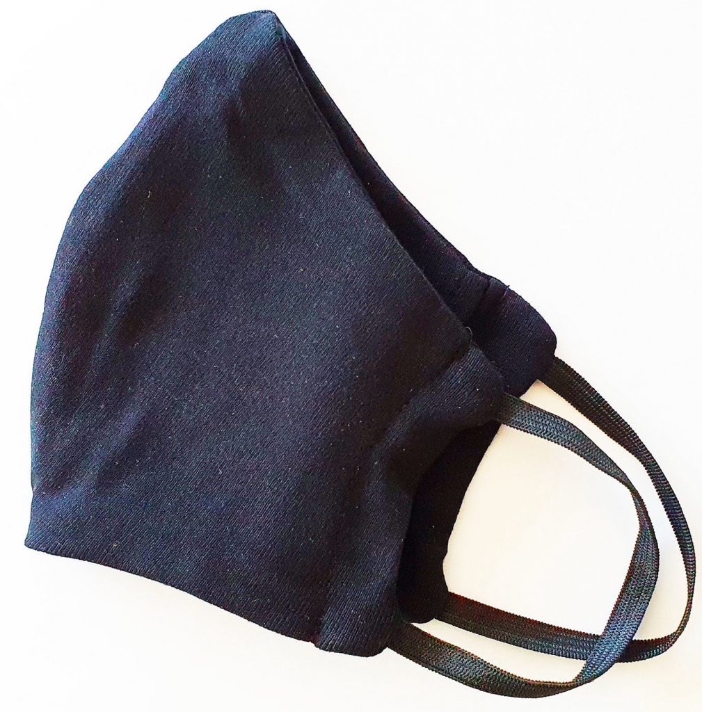 Vajag pareizi uzlikt aizsargmasku, lai tā ne tikai nezaudētu efektivitāti, bet pat nekļūtu par vīrusa vārtiem.
Autors: no interneta