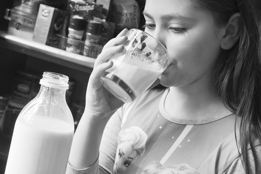 Antibiotiku kursa laikā vajadzētu pārdomāti lietot piena produktus. Pastāv iespēja, ka tie ietekmē medikamentu iedarbību.
Autors: Dainis Ģelzis