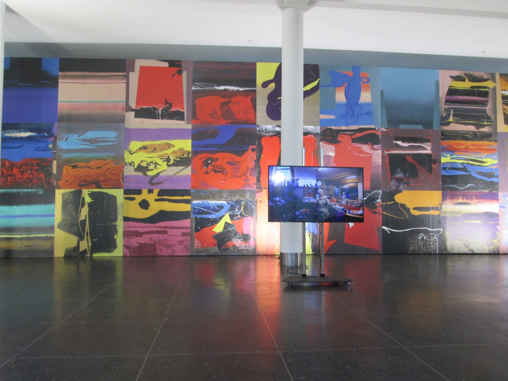 Krāsu saspēle. Izstāde kopskats.