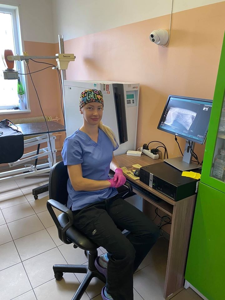 pie jaunās aparatūrasAizkraukles veterinārās klīnikas “DK Vetmed” vetārste Kintija Kleimane, kas ļaus ātri un ērti veikt rentgenoloģiskos izmeklējumus.
Autors: no personīgā albuma