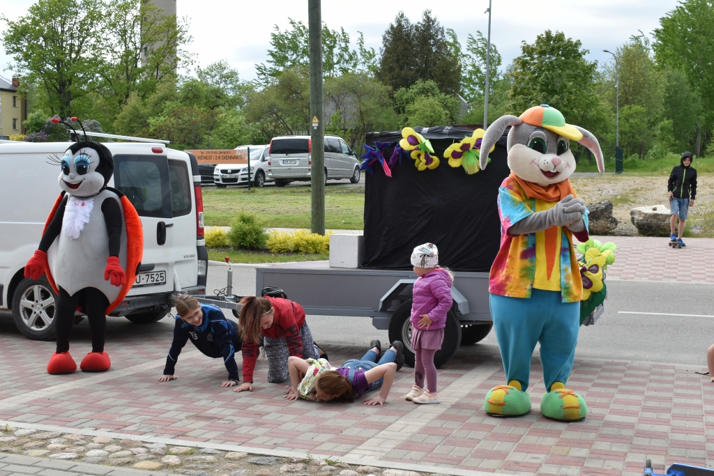 Bērnu priekam.
Autors: Agita Grīnvalde-Iruka