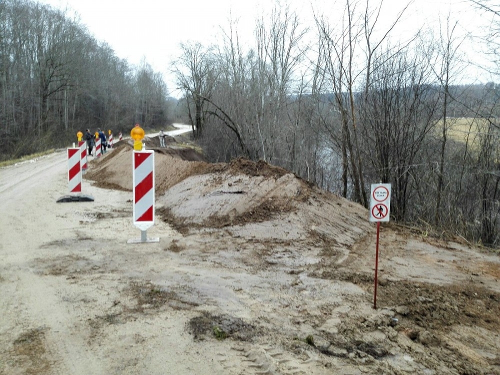 2018. gadā nogruvuma dēļ bija slēgts viens ceļa Koknese—Ērgļi posms.
Autors: skaties.lv