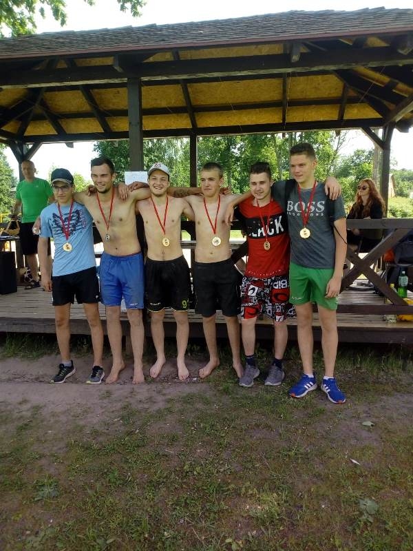 Labākie futbola laukumā. Vienība “Gavars” Daudzeses “Līgo sporta spēlēs”.
Autors: Valda Puidas foto