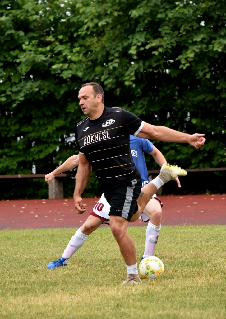 Pirmās kārtas rezultatīvākais spēlētājs Didzis Bērziņš (“Kokneses SC”) vienā spēlē iesita piecus vārtus.