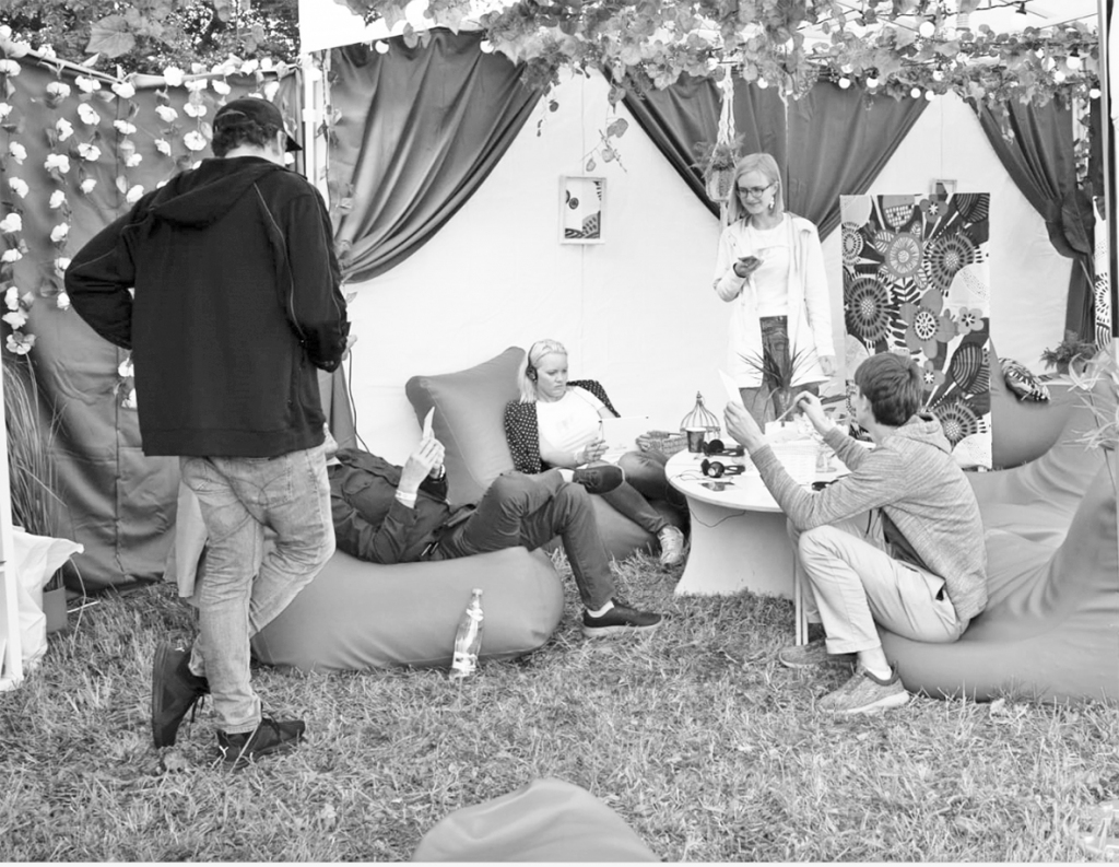 SARUNU TELTS, kurā ar speciālistiem ikkatrs varēs pārrunāt sev aktuālākās problēmas.
Autors: no “Oglefest”