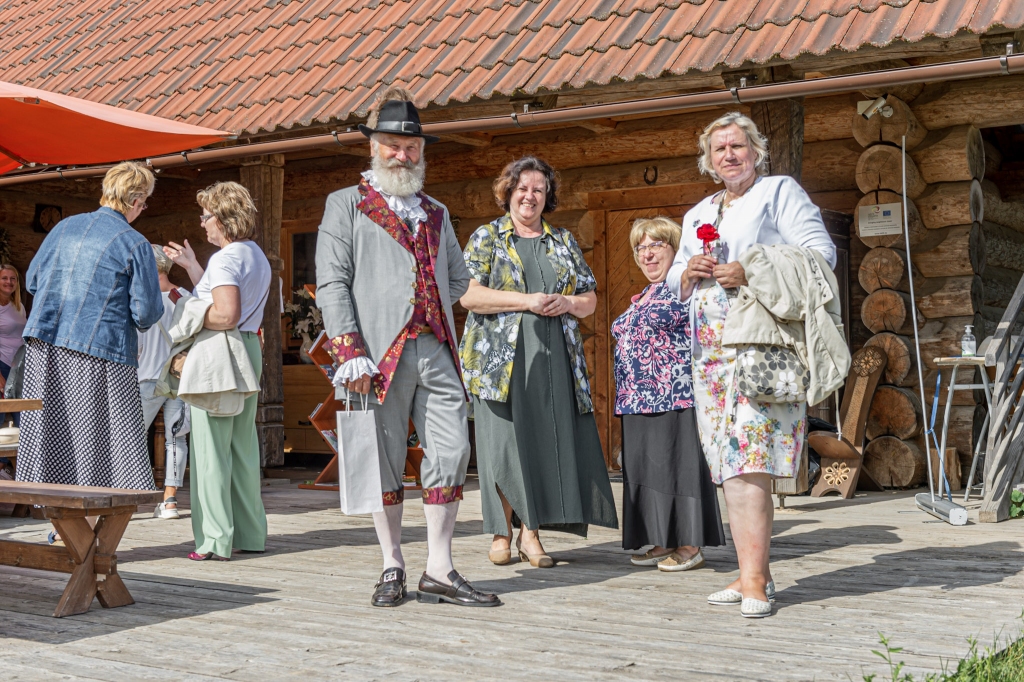 “Vārti uz Sēliju un Ērberģes muiža”. Pirmajā Sēlijas tūrisma tirdziņā Neretas novada Ērberģes un Pilskalnes pagasta “salinieki”.