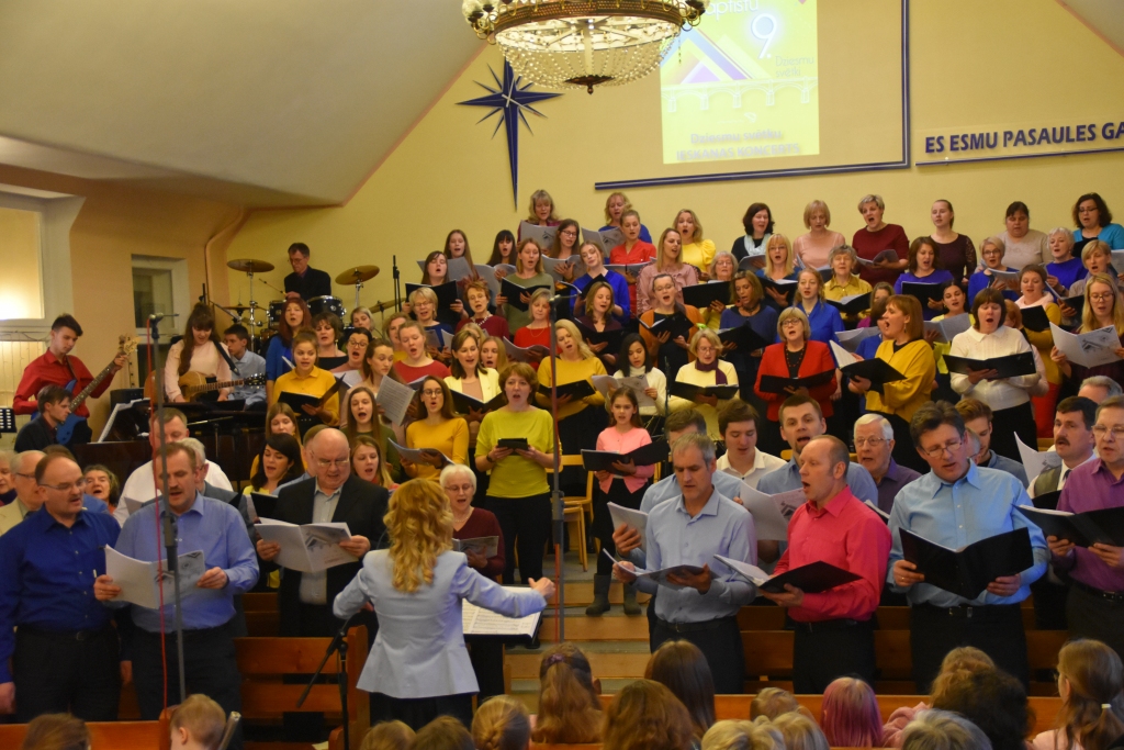 Gatavojoties Latvijas baptistu 9. Dziesmu svētkiem. Šogad Dziesmu svētku ieskaņas koncerti jau notikuši Jelgavā, Ventspilī un Užavā.
Autors: publicitātes