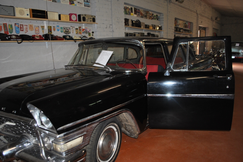 MŪŽĪGA VĒRTĪBA — automašīna Čaika.