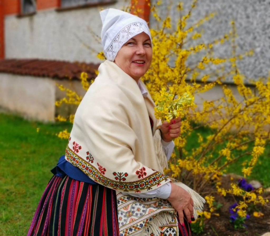 TAUTASTĒRPU PARĀDĒ — šogad gan attālināti — piedalījās arī Aija.
Autors: no personīgā albuma