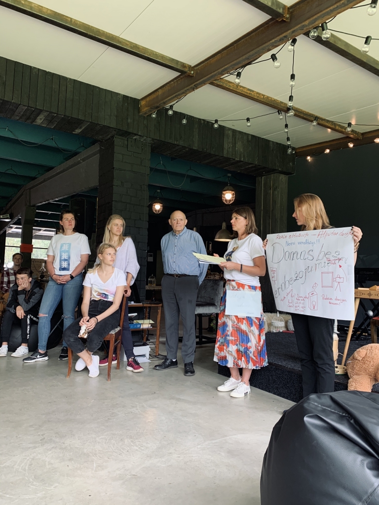 IDEJU VĒTRA. Vidū — Vilnis Mironovs.
Autors: Jānis Ozols