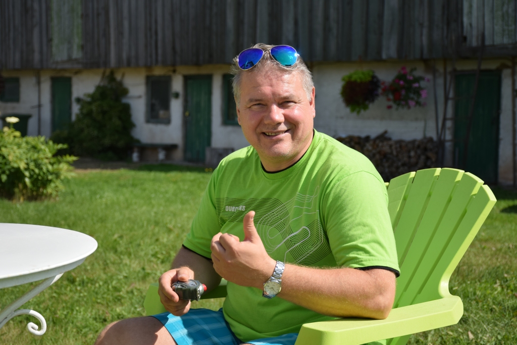 Pamazām pierod pie jaunajiem apstākļiem. Nu jau bijušais kriminālpolicists Elmārs Vorslavs.