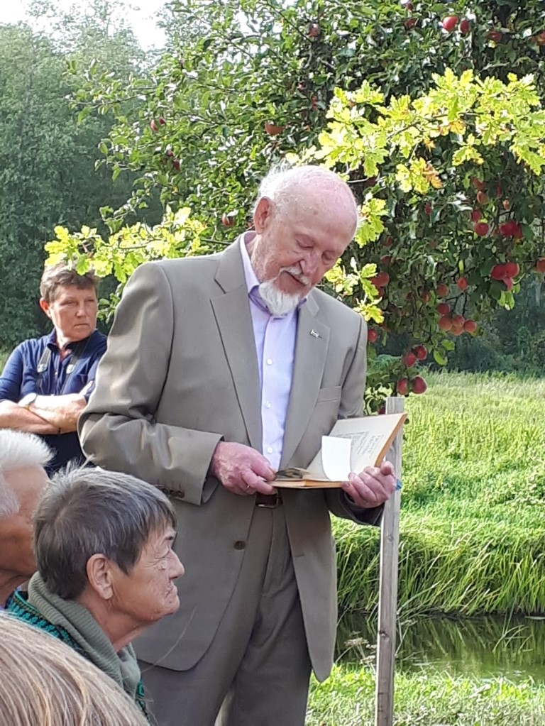 Knuts Skujenieks katru gadu ir Dzejas dienu viesis Kurmenē.