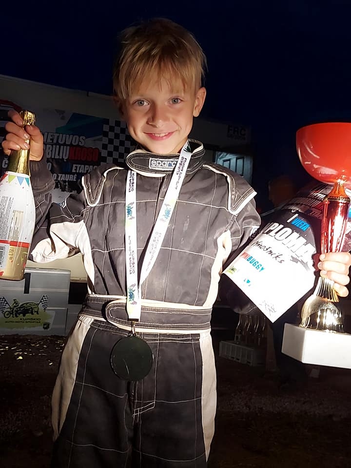 Pelnīta uzvara! Spītējot laikapstākļiem un tehniskām ķibelēm, koknesietis Emīls Mirošņiks kārtējo reizi trasē apliecināja savu talantu.