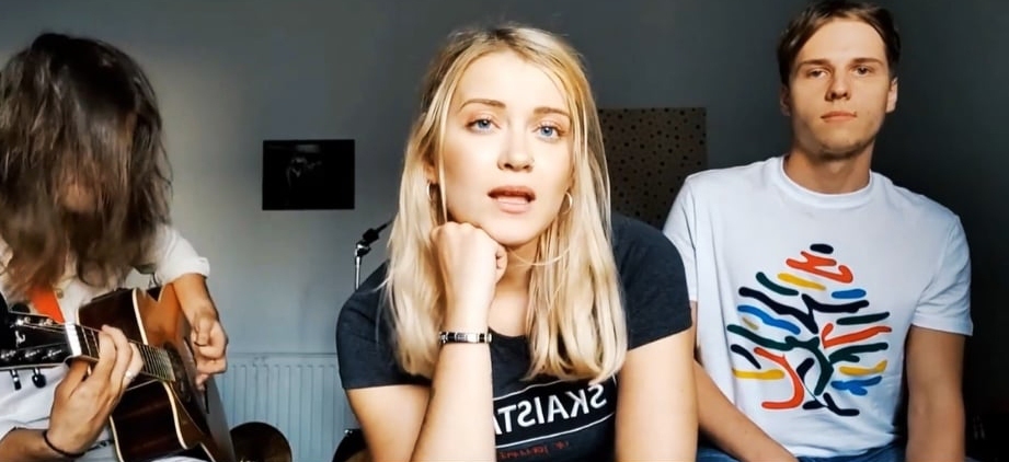 Fragments no konkursam iesniegtās dziesmas ieraksta. Aizkraukliete Anna Krista Ostrovska, Dominiks Jarmakovičs-Kahons (no kreisās) un Artūrs Cukanovs.