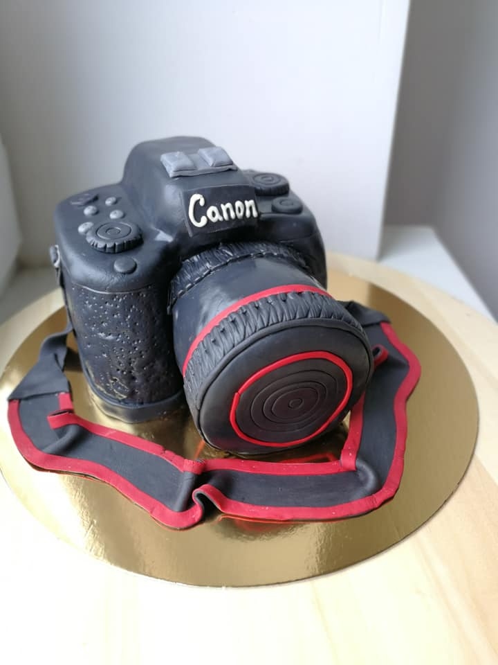 VIENU FOTO? Bildēšanai nederēs, bet ēšanai gan.
Autors: no personīgā albuma