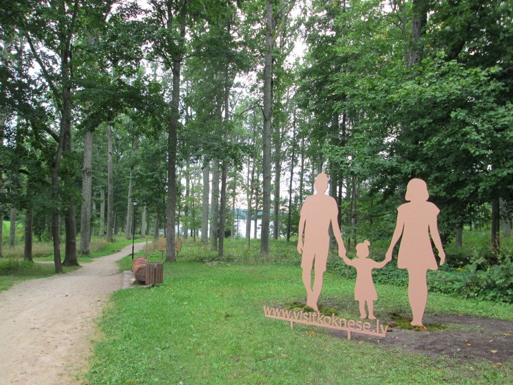 Figūru stāsts ar turpinājumu.