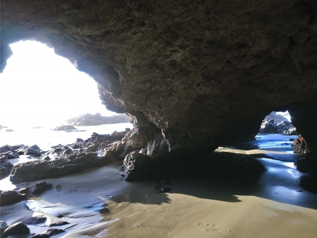 Kristčērčas populārākajā pludmalē ir gan alas, gan klintis un viļņu apskalots smilšainais krasts.
Autors: no ceļotāju albuma