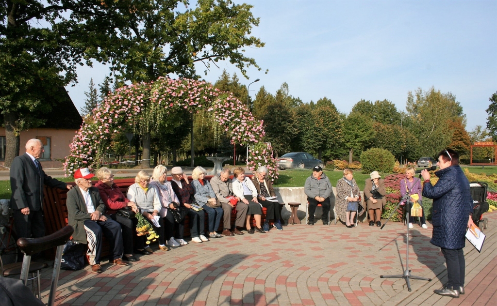Skan dzeja pie Daugavas.
Autors: no Pļaviņu novada bibliotēkas