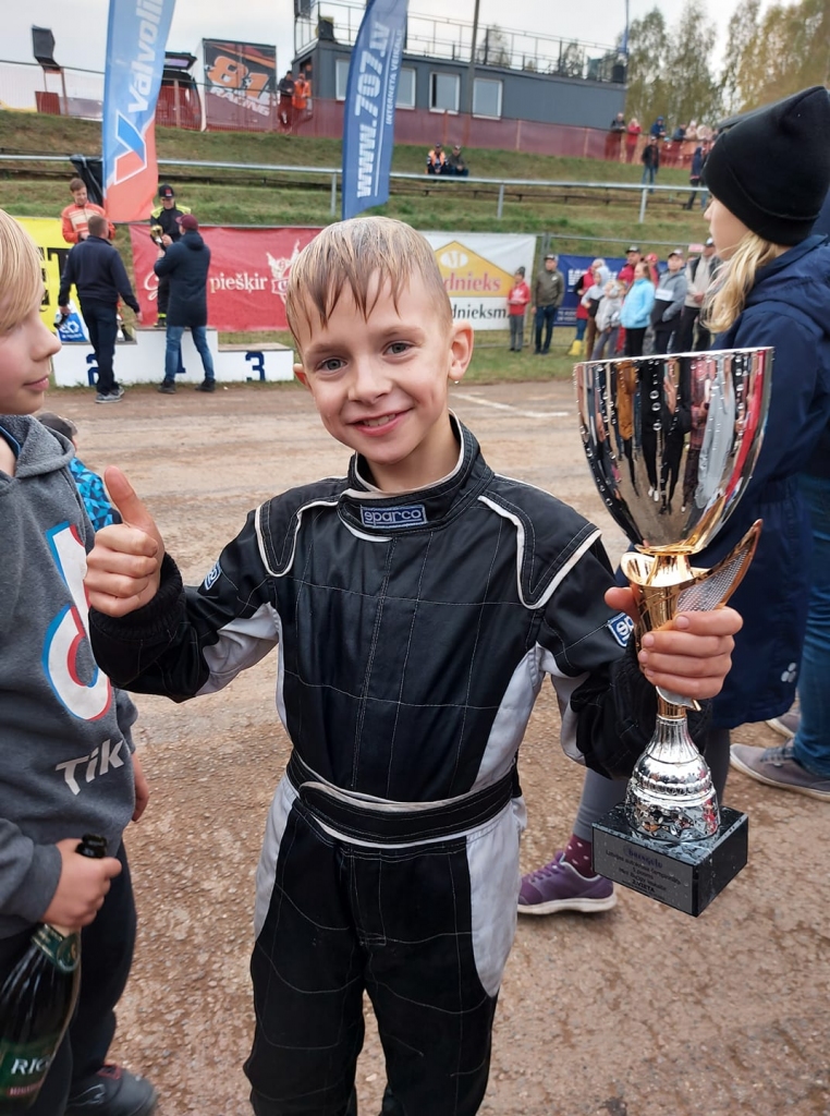 Emīls Mirošņiks. Latvijas čempions mini bagiju klasē.