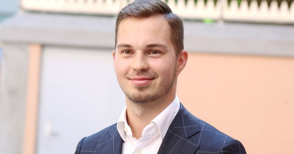 “Iespītējoties vai nevēloties sadarboties, lielākie cietēji būs tikai iedzīvotāji — ne kāds cits novads un ne minis­trija.”
Artūrs Toms Plešs,
Vides aizsardzības un reģionālās attstības ministrijas 
parlamentārais sekretārs