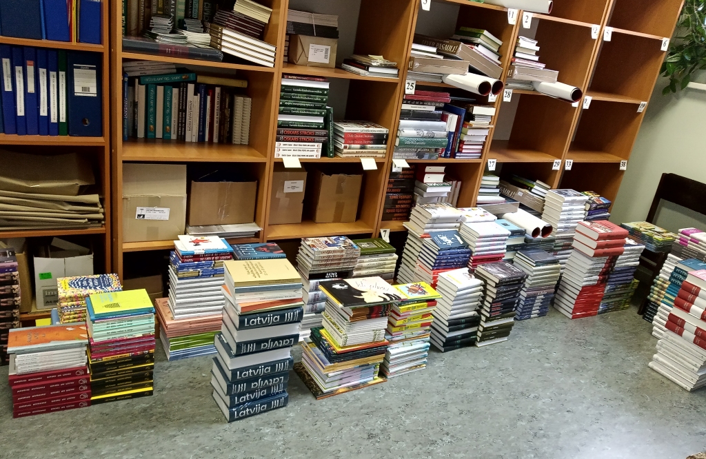 Labs papildinājums. Aizkraukles reģiona pilsētu un pagastu bibliotēkas drīzumā saņems vairākus simtus grāmatu, kas pirktas par valsts naudu, lai atbalstītu krīzē nonākušo grāmatniecības nozari.
Autors: no Aizkraukles pilsētas bibliotēkas