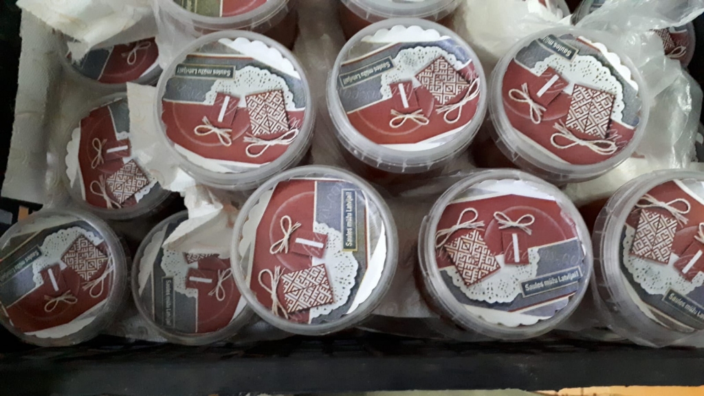 Saldākiem svētkiem. Kokneses novada politiski represētie šogad svētkos saņems arī nelielu medus burciņu.
Autors: no Kokneses novada politiski represēto nodaļas