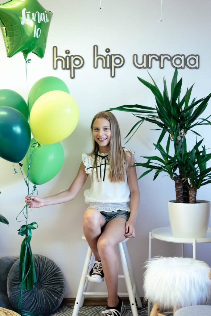 Izdevusies ballīte. Līnas 10. dzimšanas diena notika Daces Bebrišas radošajā studijā.