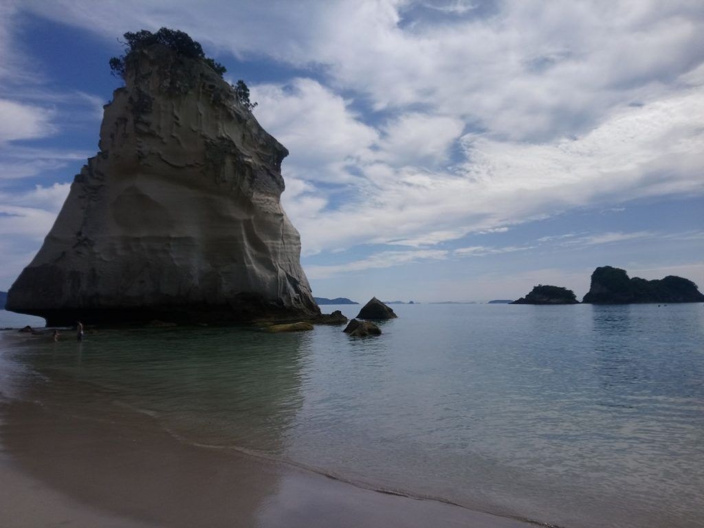 Brīnumskaisti! Pārsteidzoši dzidrs ūdens un apkārt klintis, kas pacēlušās dažādākajās formās.
Autors: no ceļotāju albuma