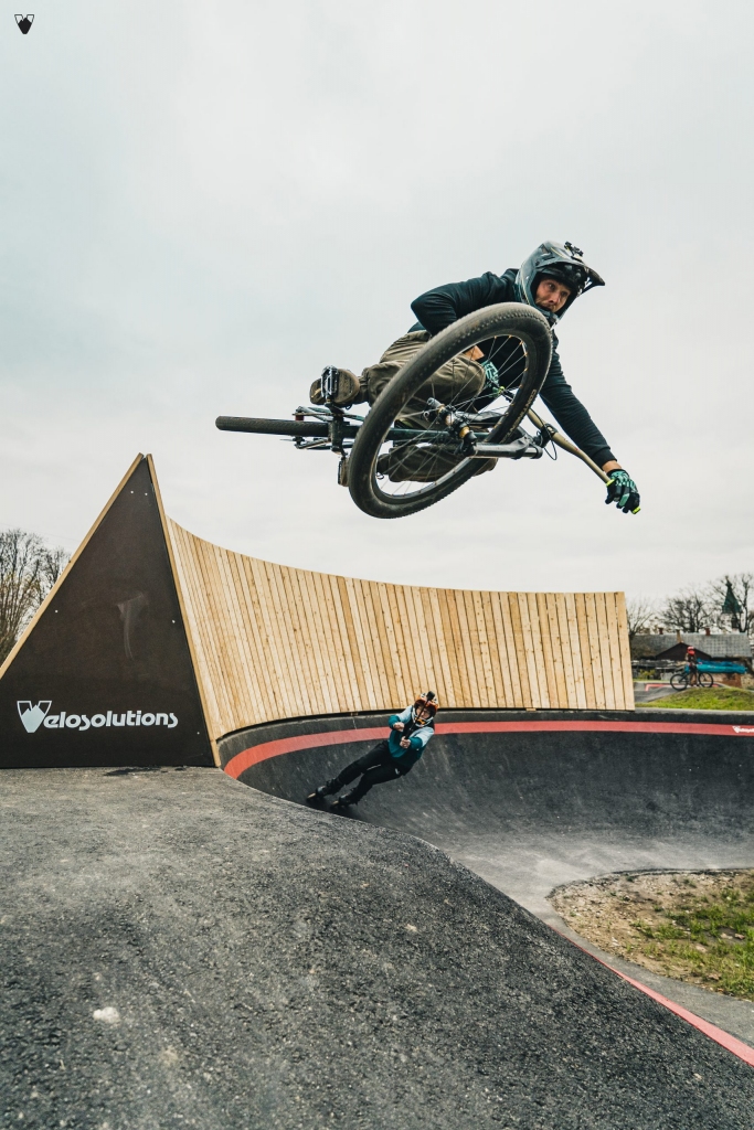 Autors: Emīls Ozoliņš