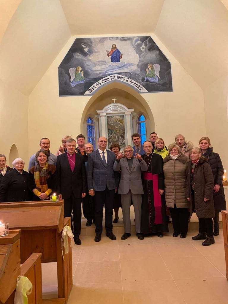 Svētku reizē.  2020. gada 19.  janvārī Aizkraukles evaņģēliski luteriskajā draudzē bija mācītāja Valda Baltruka (vidū) 30 gadu ordinācijas svinības, kuras pagodināja arī Daugavpils bīskaps Einārs Alpe, Romas katoļu baznīcas Liepājas diecēzes bīskaps Viktors Stulpins,un Aizkraukles novada domes priekšsēdētājs Leons Līdums.