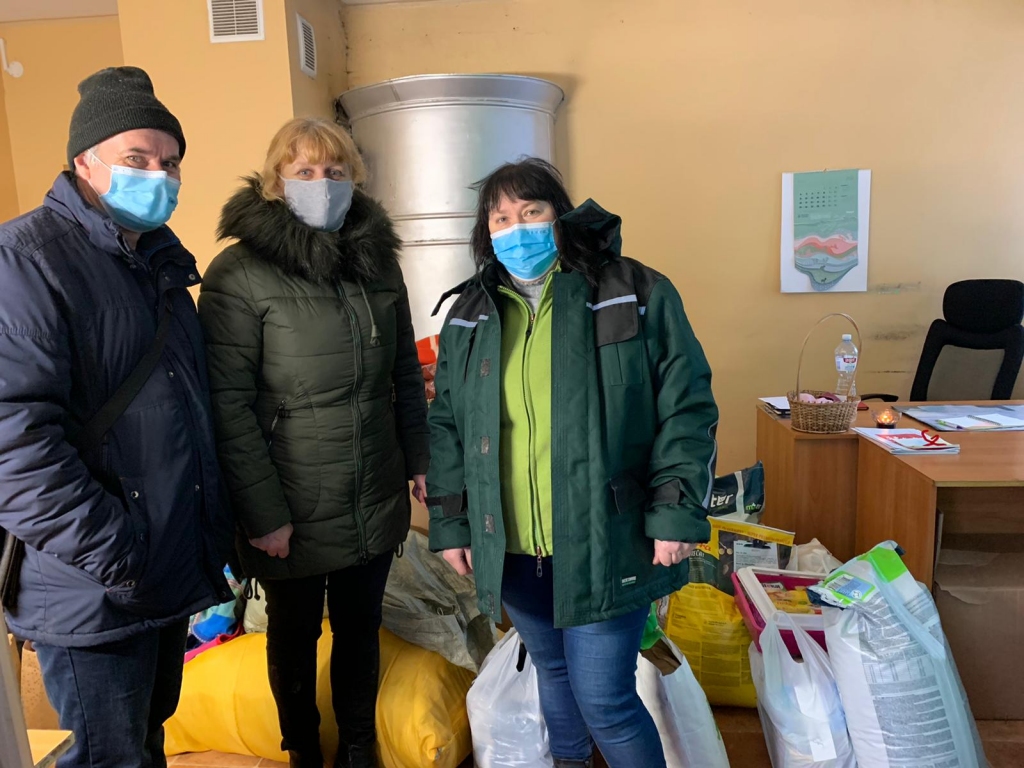 Palīdz dzīvniekiem. Jēkabpils dzīvnieku patversmē priecājas par pļaviņiešu sarūpētajām dāvanām.
Autors: Dace Niedra