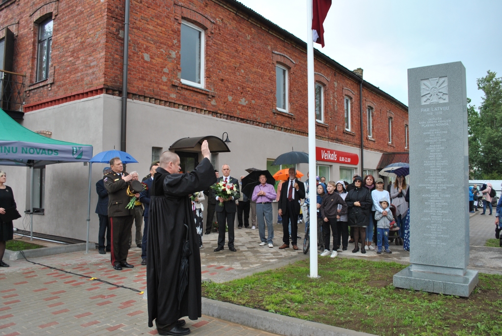 Lai godinātu Lāčplēša Kara ordeņa kavalierus, piemiņas stēlu 2019. gada 10. jūlijā atklāja Pļaviņās.
Autors: no “Staburaga” arhīva